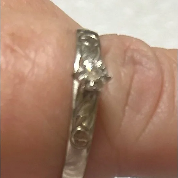 Vintage 1950’s White gold, 10k diamond solitaire ring.  Approx 0.05 carat weight - Picture 3 of 10